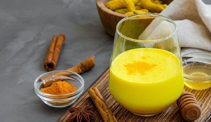 Know the health benefits of turmeric milk