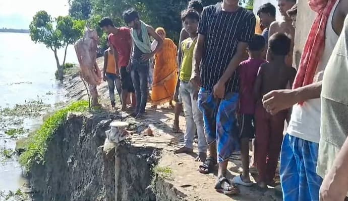  Samsherganj block  In the face of severe river erosion gnr