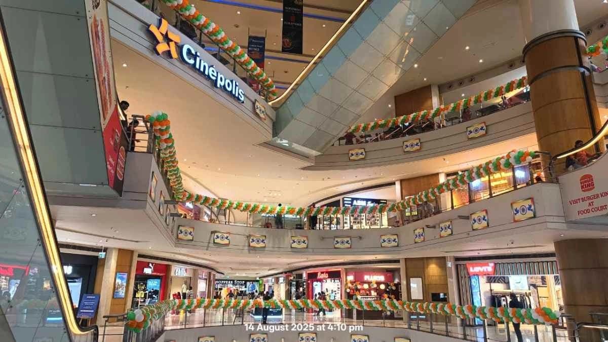Independence Day 2025: Acropolis Mall Decorated in Tricolor Offers Special Discounts