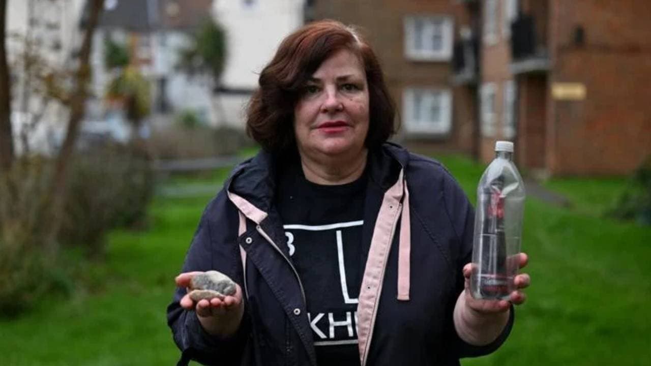 Woman gets harsh response to message in a bottle