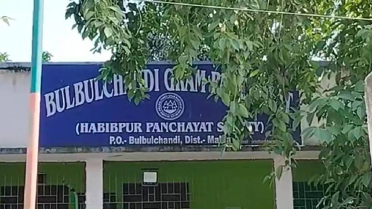 Extramarital affairs between a Malda gram panchayat secretary and a casual worker brought trouble gnr