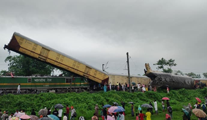 Kanchanjunga Express Accident: রেলবোর্ডের উপর ক্ষুব্ধ কর্মীরা