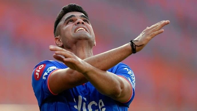 Meme fest after MI buy Arjun Tendulkar late in IPL auction spt 