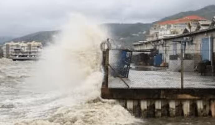 Hurricane Beryl:‌ ক্যারাইকো দ্বীপে আছড়ে পড়ল হারিকেন বেরিল