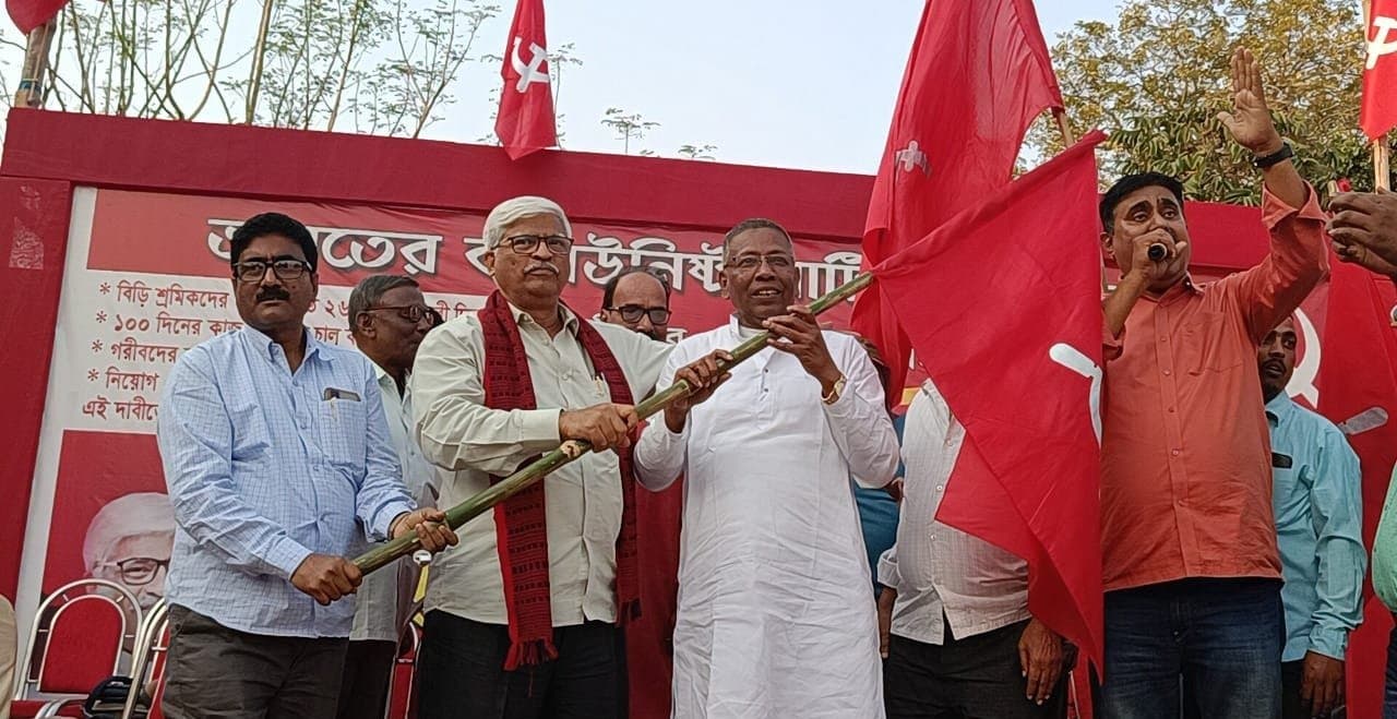 Murshidabad: বাম শিবিরে যোগ দিলেন জঙ্গিপুর পুরসভার প্রাক্তন চেয়ারম্যান 