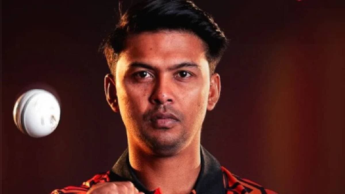Zeeshan Ansari Lucknow leg-spinner makes debut for SRH against DC