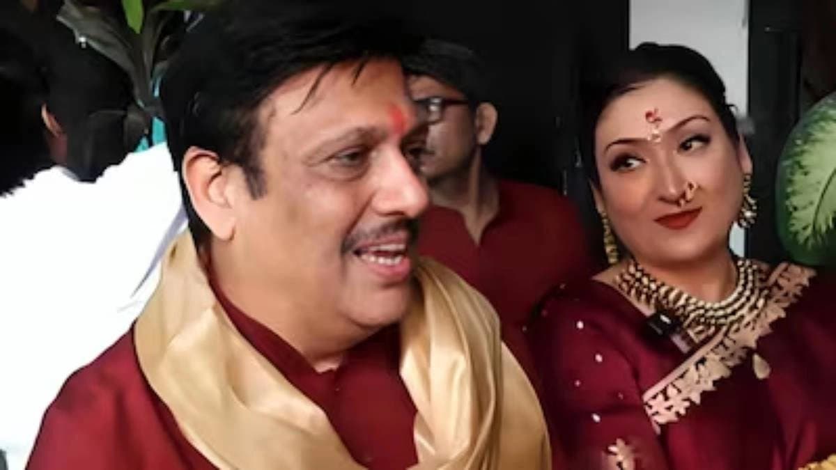 Govindas Wife Sunita Ahuja Confronts Paps On Ganesh Chaturthi