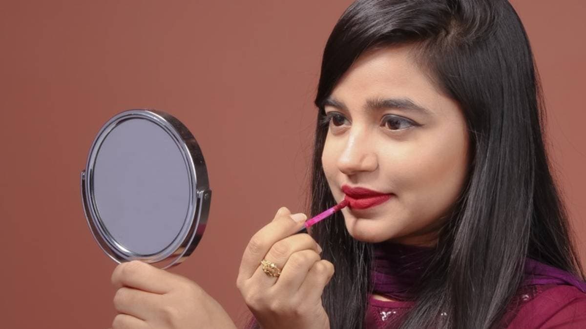 How to care lips while applying matte lipstick in winter lif