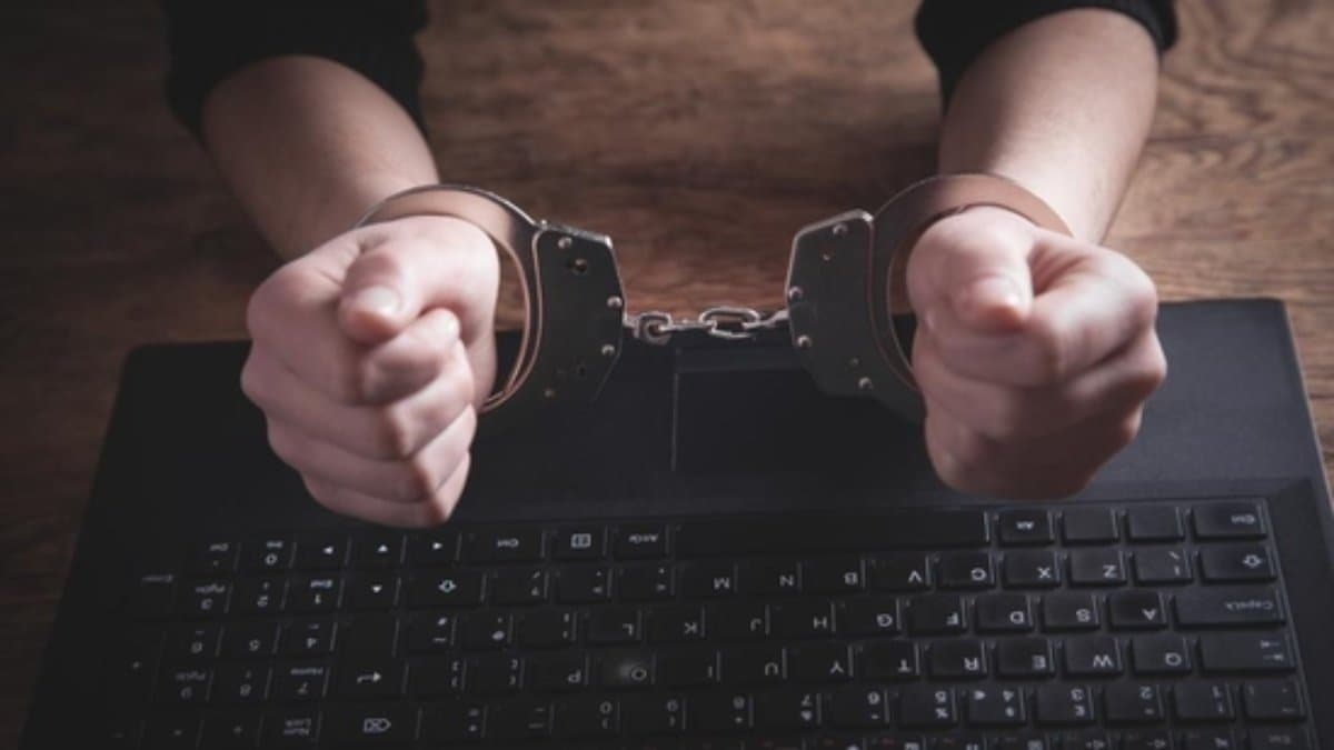 Mumbai woman lost 20 crore rupees due to cyber fraud and digital arrest