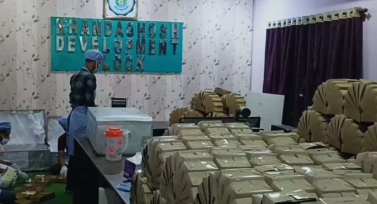 Packing of digha jagannath temple prasad