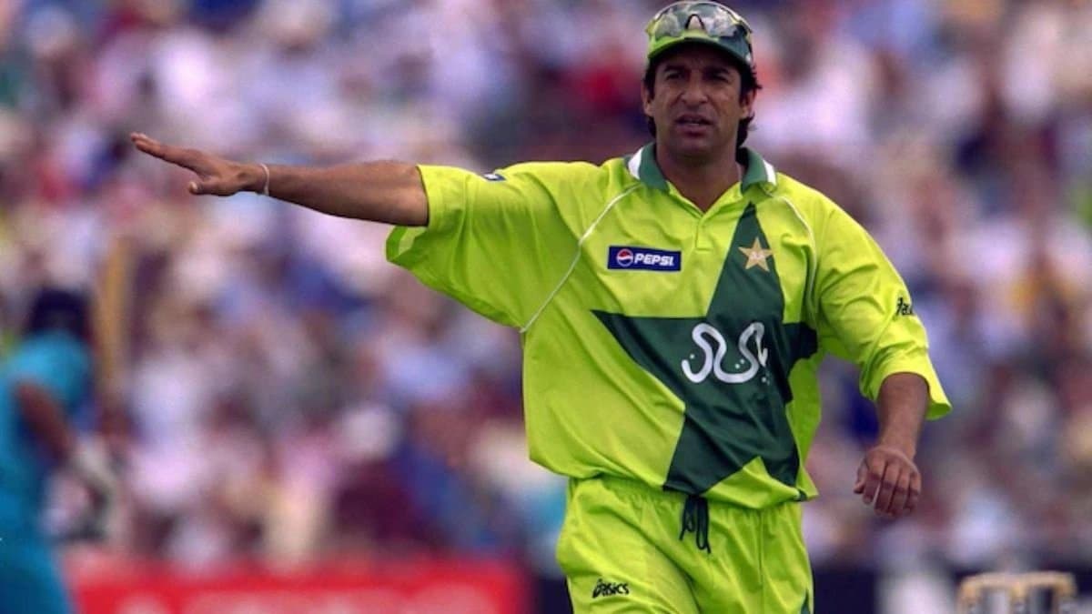 Pakistan fast bowler Wasim Akram  reflected on the impending India vs Pakistan encounter in Asia Cup stating that he would like to see fans of both nations be disciplined 