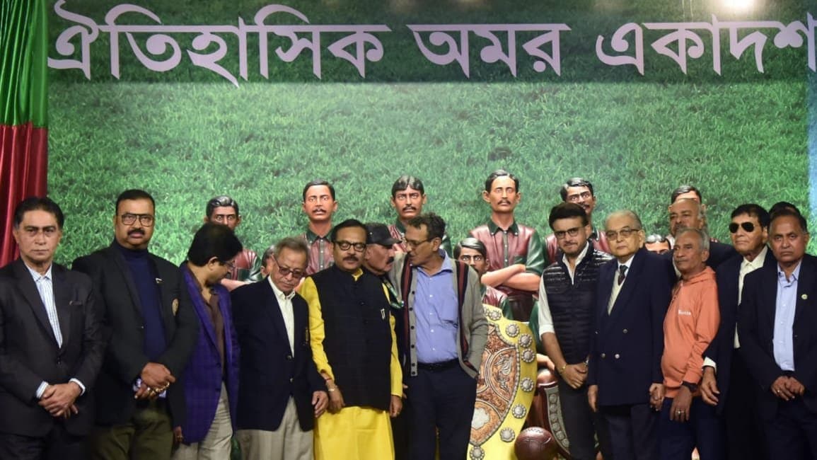 Mohun Bagan: মোহনবাগানে অমর একাদশের মূর্তি উন্মোচন, ক্রীড়াবিদদের আরও বেশি করে প্রশাসনে আসার আর্জি সৌরভের