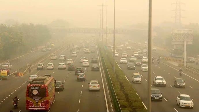Delhi Pollution: ফের বাড়ল দূষণের মাত্রা, বিধিনিষেধ ফিরল দিল্লিতে