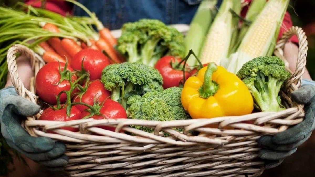 Avoid These Vegetables During Monsoon to Prevent Food Poisoning