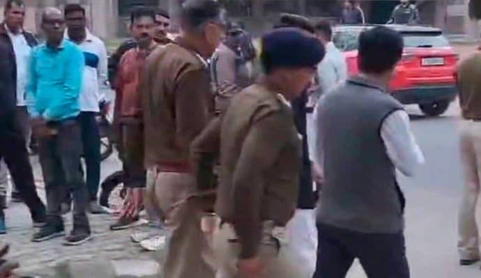 Haryana: বিশ্ববিদ্যালয়ের মধ্যে ৮ বছরের কন্যাসন্তানের গলা কেটে খুন, আত্মঘাতী অধ্যাপক 