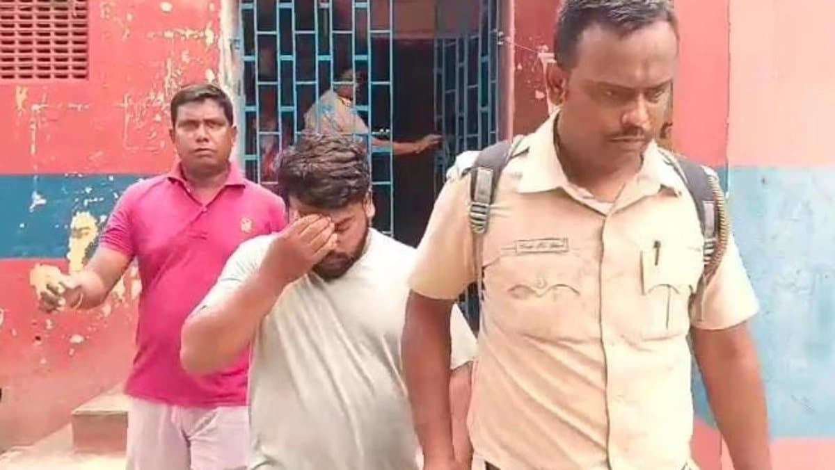 Auto driver allegedly arrested for cyber crime in Hooghly