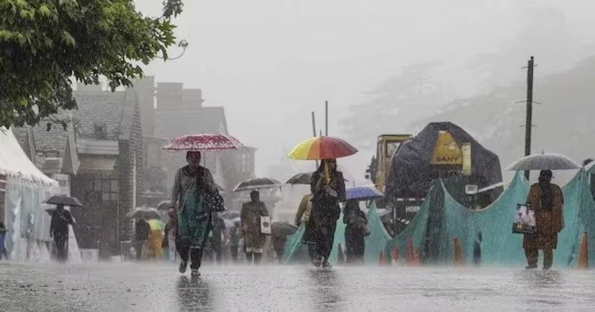 Weather Update: দক্ষিণবঙ্গে বিক্ষিপ্ত বৃষ্টি, অতি ভারি বর্ষণের সতর্কতা উত্তরে 