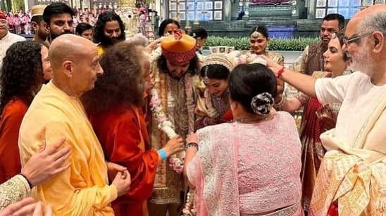 Anant Ambani-Radhika Merchant: অনন্ত-রাধিকার বিয়েতে বিনা আমন্ত্রণে প্রবেশে গ্রেপ্তার দুই, জানেন তাঁদের পরিচয়?