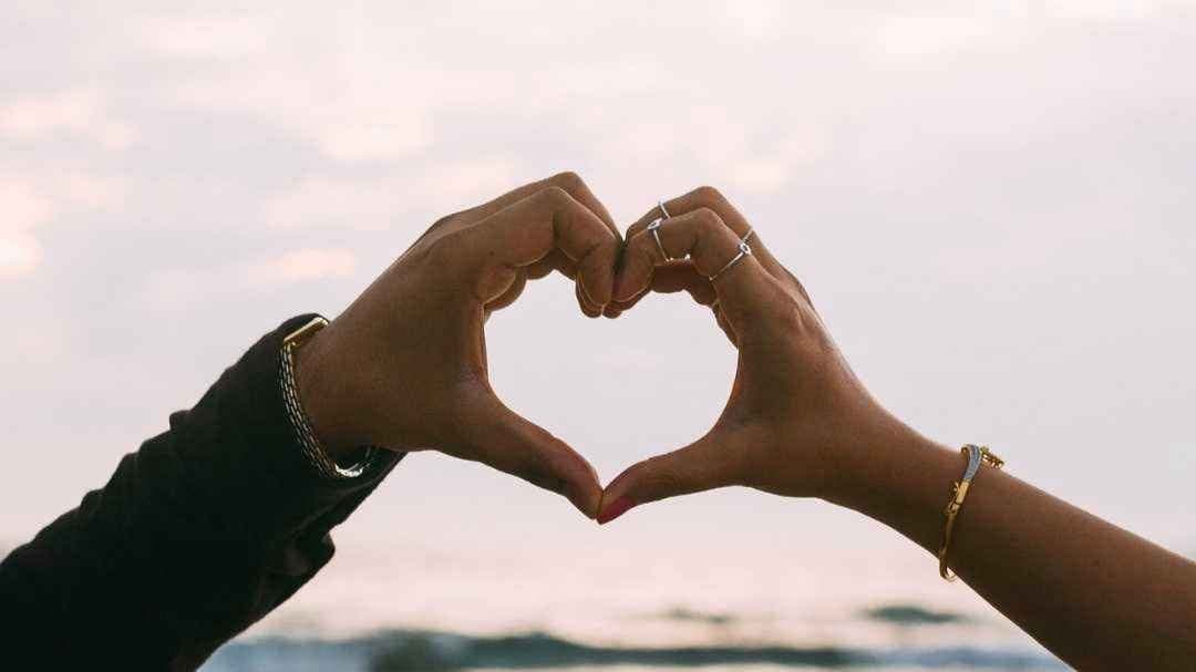 Mother Of Three Leaves Husband To Live With 17 Year Old Boy in Uttarpradesh