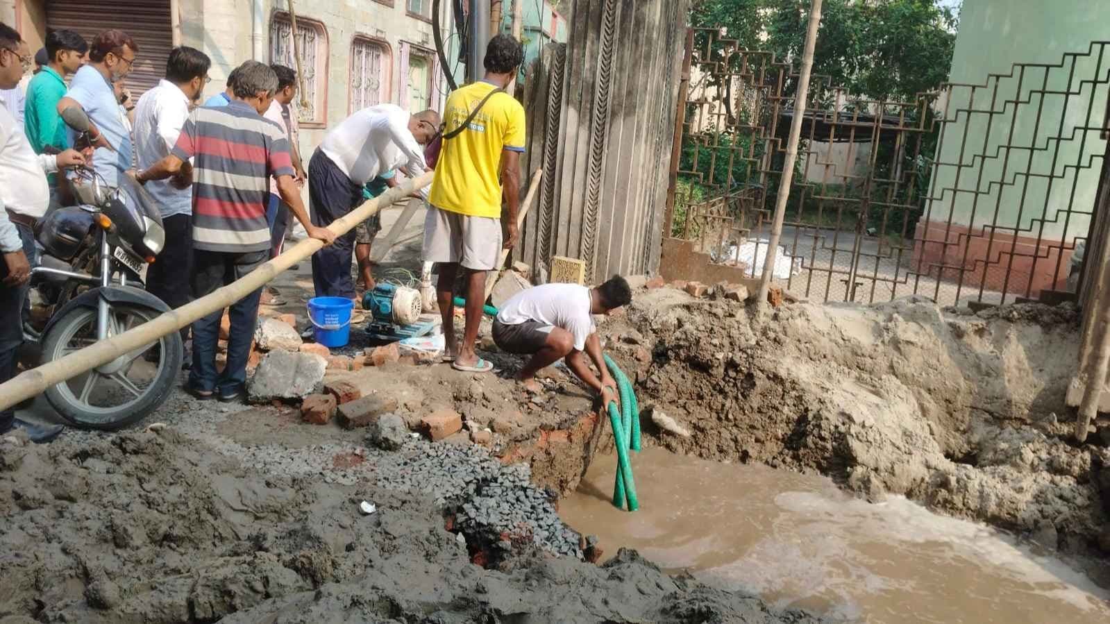 Chandannagar landslide in road just before Jagadhatri puja gnr 
