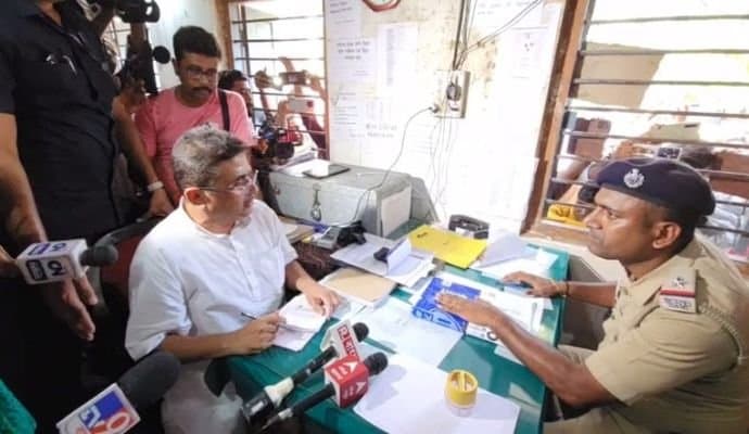Suvendu Adhikari: পুলিশকর্তার সঙ্গে খুনিদের বৈঠকের অভিযোগ, নন্দীগ্রাম থানায় বিস্ফোরক শুভেন্দু