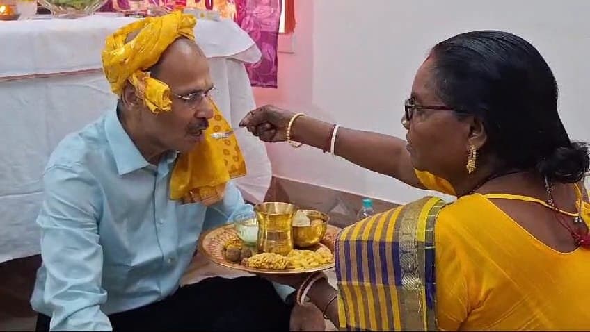 Adhir Ranjan Chowdhury celebrating bhai phonta 2024 gnr