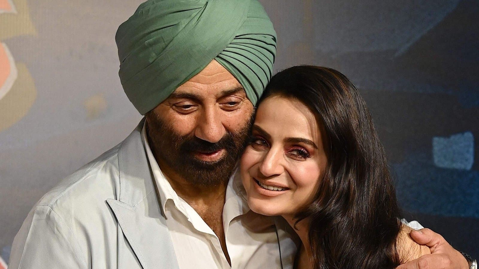 Ameesha Patel: 'গদর ২'-এর পরিচালকের বিরুদ্ধে গুরুতর অভিযোগ এনেও 'গদর ৩'তে অভিনয়ের ইচ্ছেপ্রকাশ আমিশার! তবে মানতে হবে এইসব শর্ত...