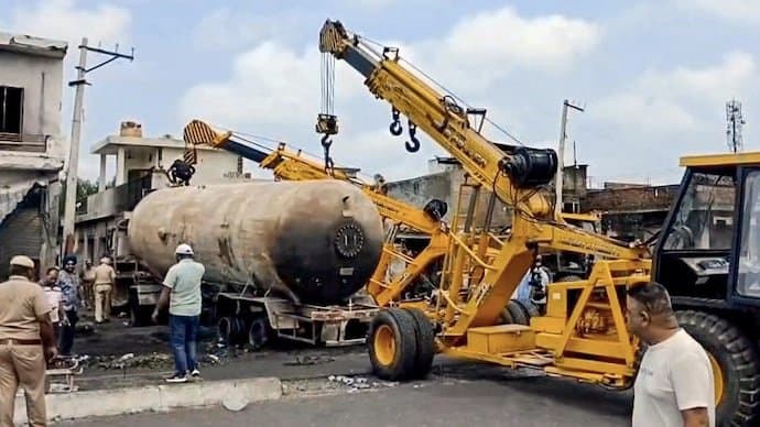 Seven killed 15 hurt as LPG Tanker Explodes After Collision in Punjab