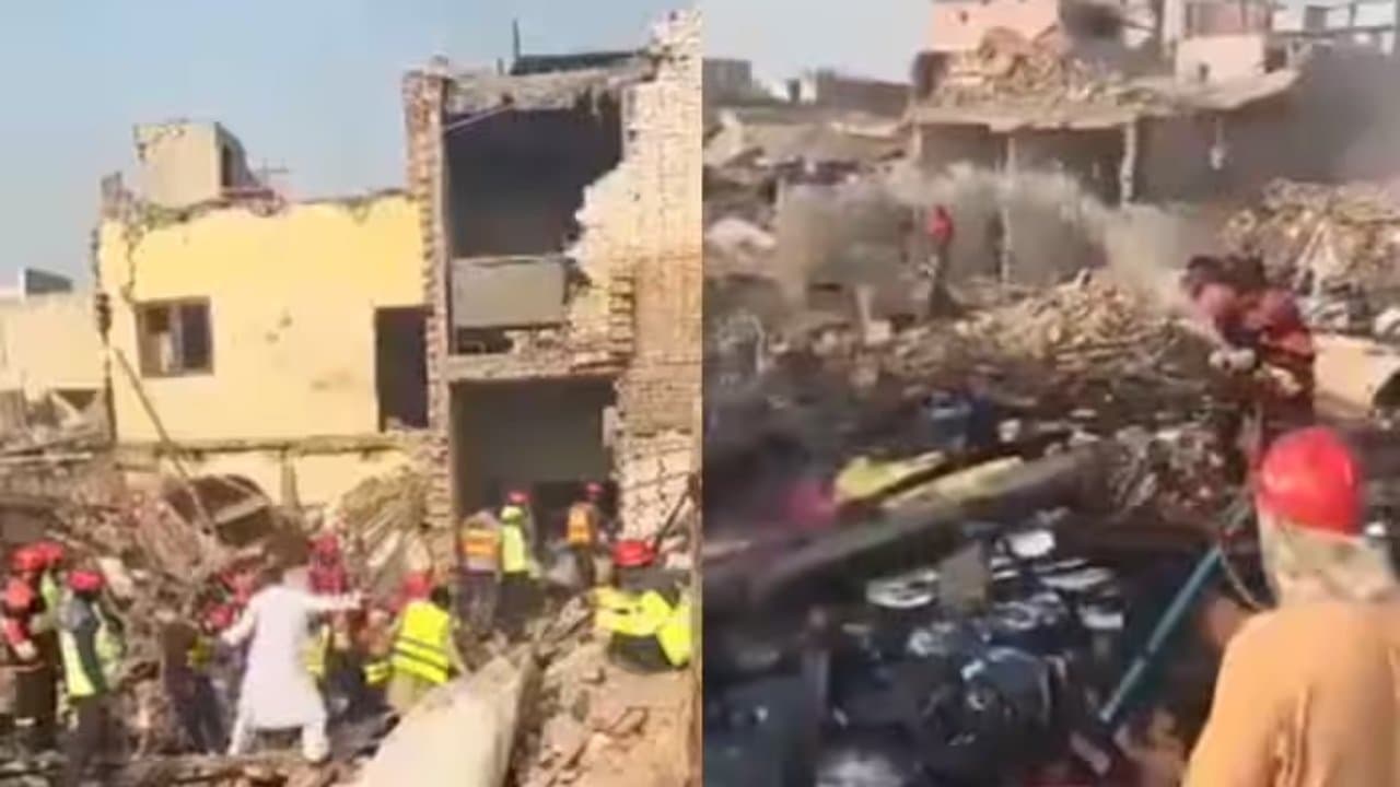 পাকিস্তানে আঠা কারখানায় বিস্ফোরণ, মৃত অন্তত ১৫