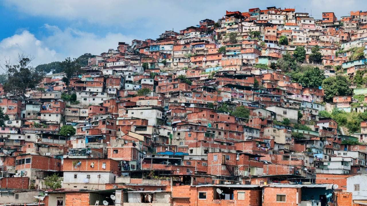 ভয়ে এইসব শহরে যাচ্ছেন না পর্যটকরা!