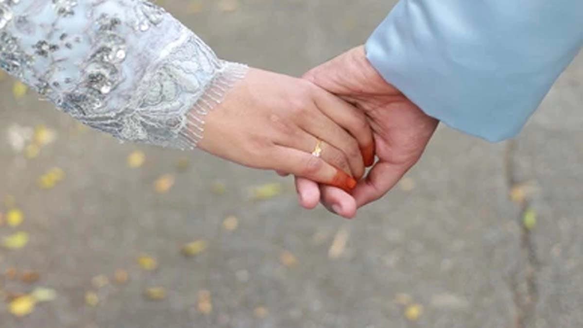 Youth eloped with two women at a time