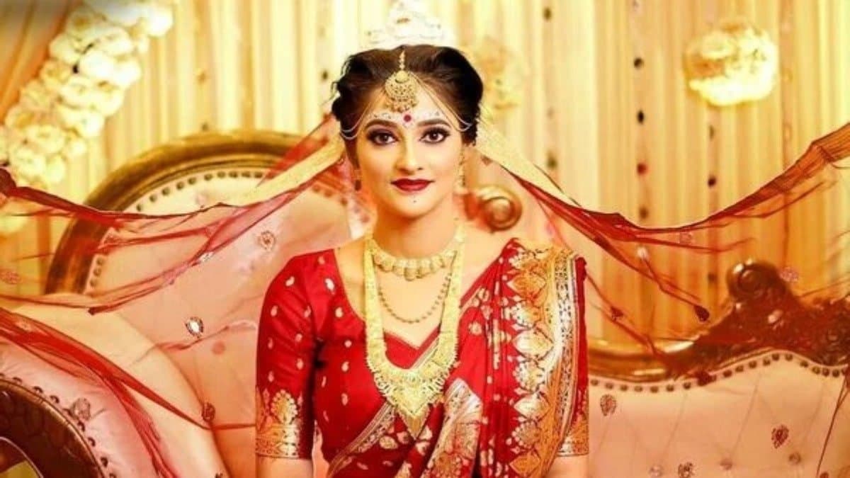 bride can get glowing skin by applying this face pack without makeup lif
