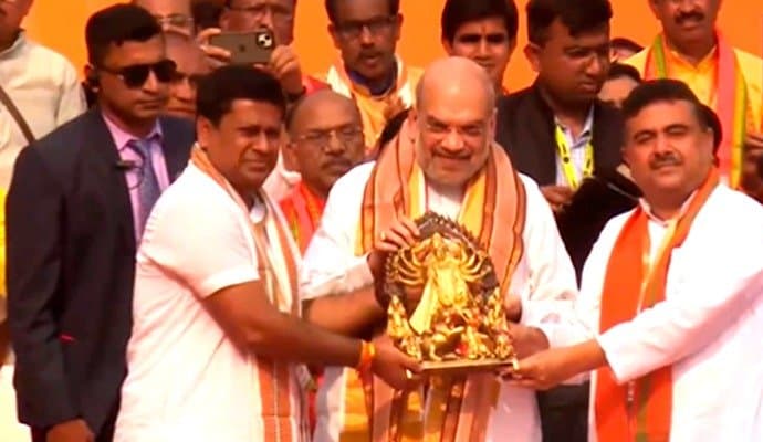 Amit Shah arrives in Kolkata, says TMC’s fall certain