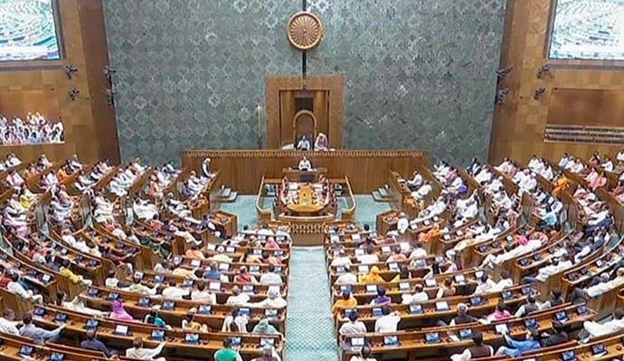 Parliament: মঙ্গলেও উত্তাল সংসদ, একযোগে সাসপেন্ড ৪৯ সাংসদ 