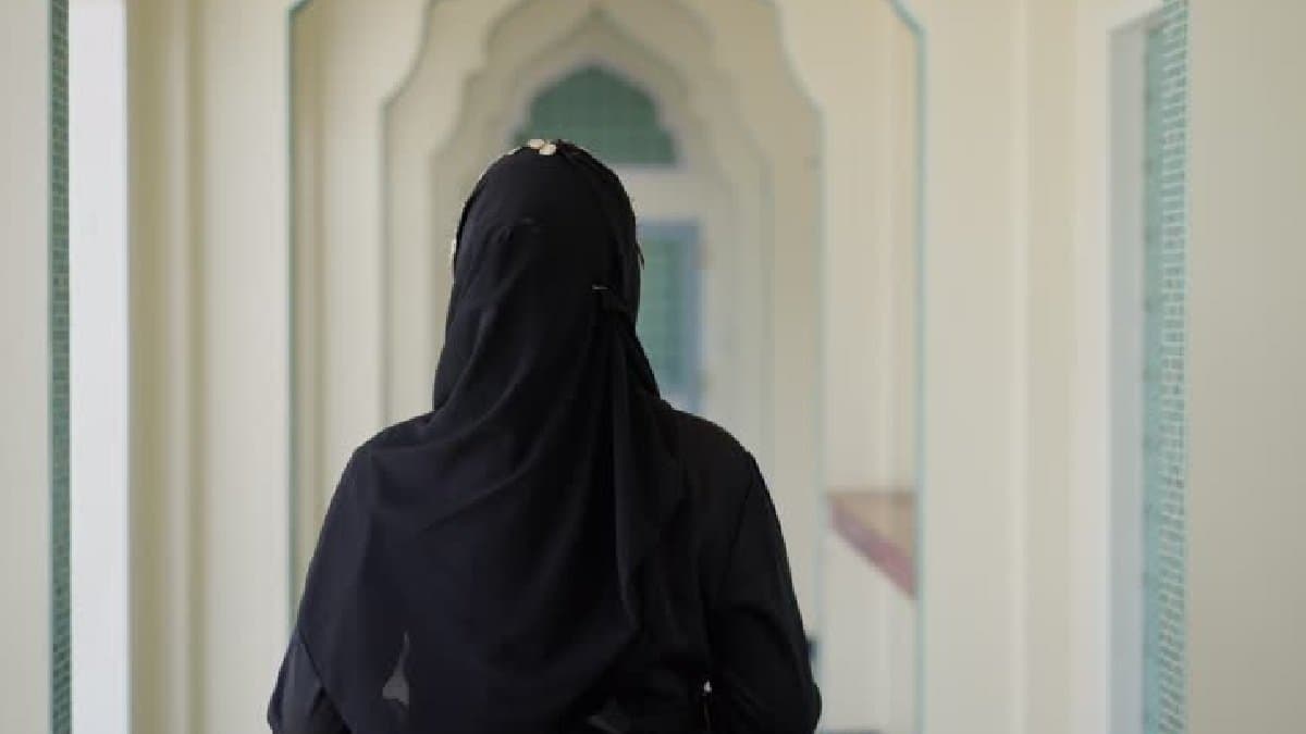 Iran Israel Conflict know about Mossad female spy who walked into Irans homes then vanished