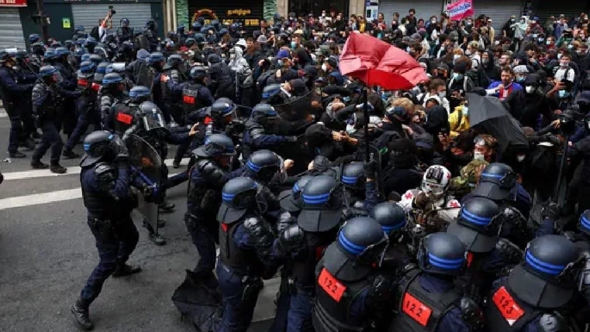 Block Everything Protest In France 200 Arrested