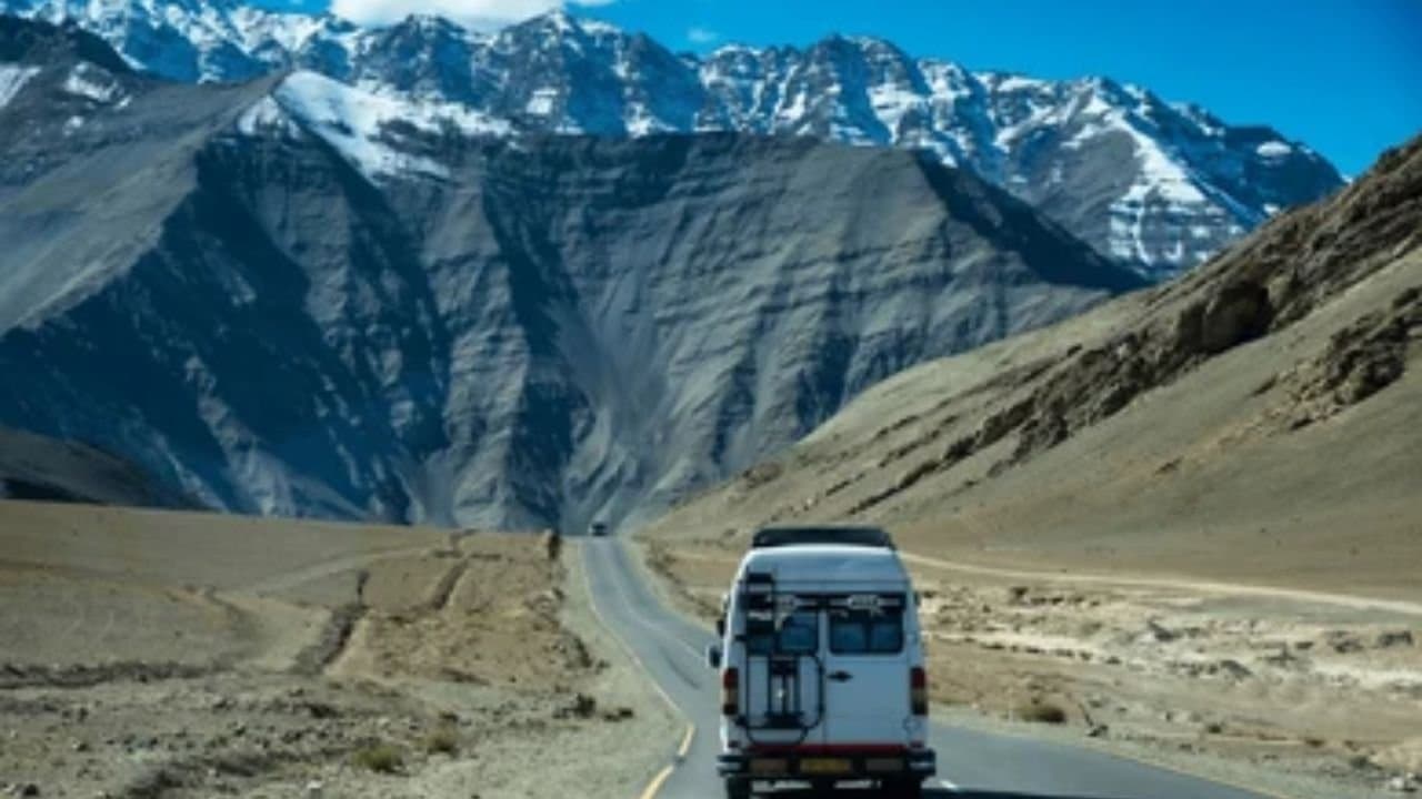 Discover the top road trip routes across India for a perfect winter getaway