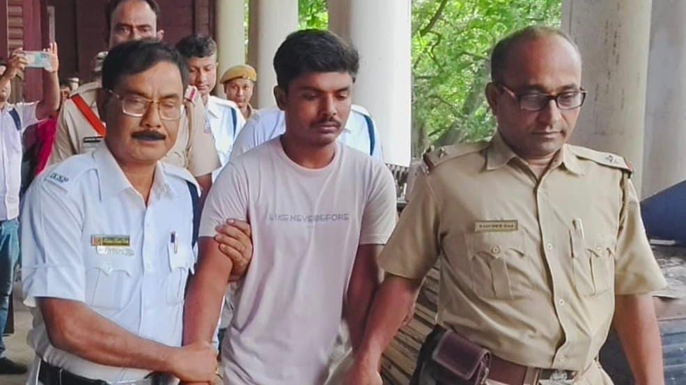 Hooghly: ঠান্ডা মাথায় নৃশংস খুন! বাবা ও সৎ মাকে খুনের দায়ে ছেলেকে ফাঁসির সাজা জেলা আদালতের 