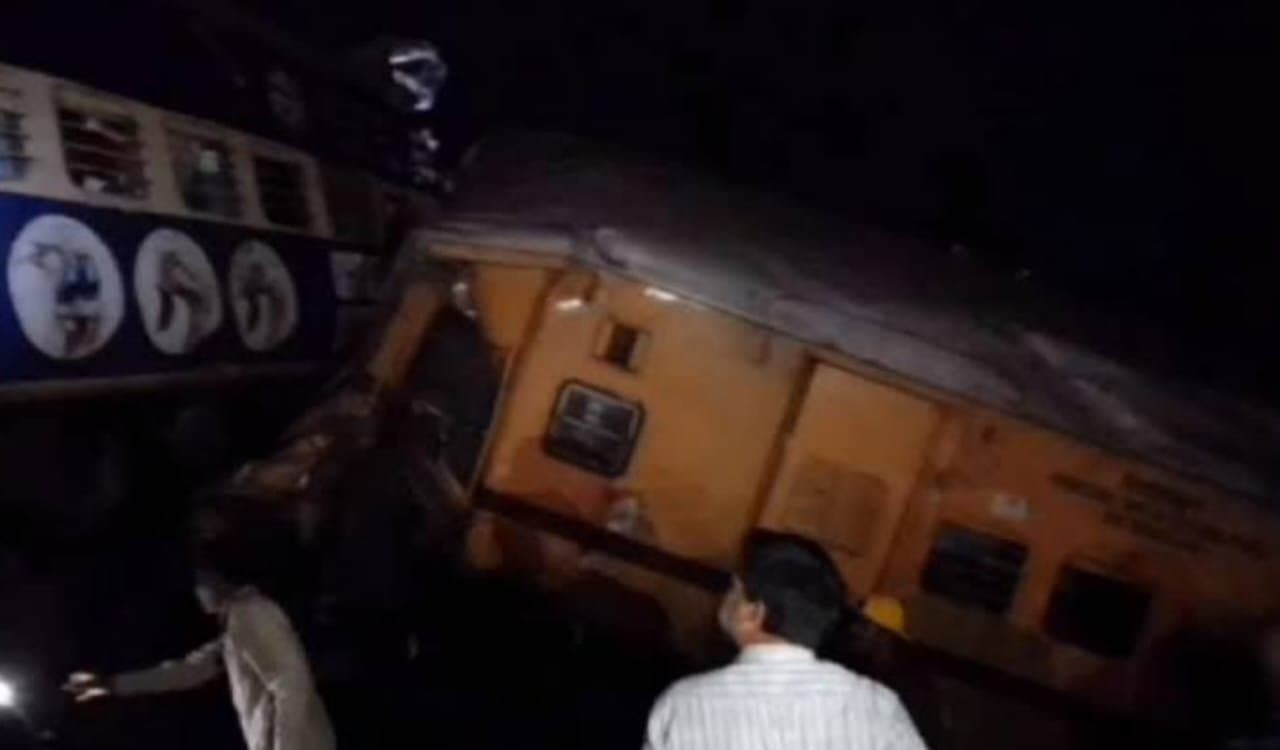 Andhra Pradesh: প্যাসেঞ্জার ট্রেনের সঙ্গে ধাক্কা এক্সপ্রেসের, অন্ধ্রপ্রদেশে মৃত ৬