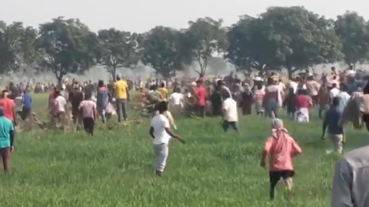 Bangladeshi citizens try to loot crop in malda hurls bomb on bsf gnr 