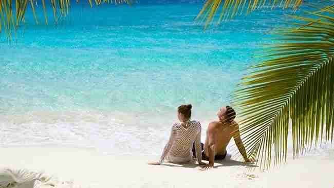 Lightning Kills Man At Florida Beach During Honeymoon