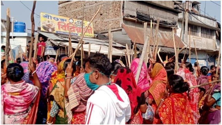 Sandeshkhali: স্থানীয়দের অভিযোগ শুনবে পুলিশ, বেড়মজুরে পুলিশের অস্থায়ী ক্যাম্প 