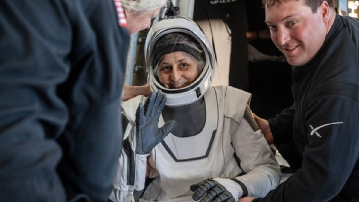 Sunita Williams Return: Dragan capsule of SpaceX carrying astronauts landed successfully in Florida