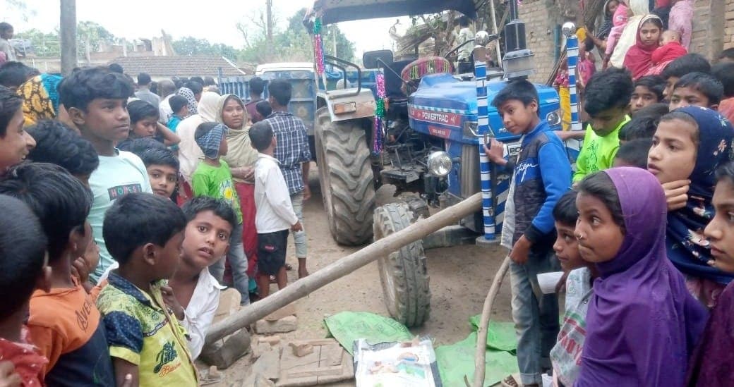 Murshidabad: ফরাক্কাতে ট্রাক্টরের ধাক্কাতে মৃত্যু শিশুর 