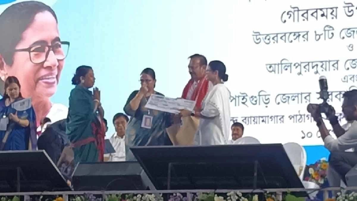 CM Mamata Banerjee announce on Bengal Tourist rescue in Nepal