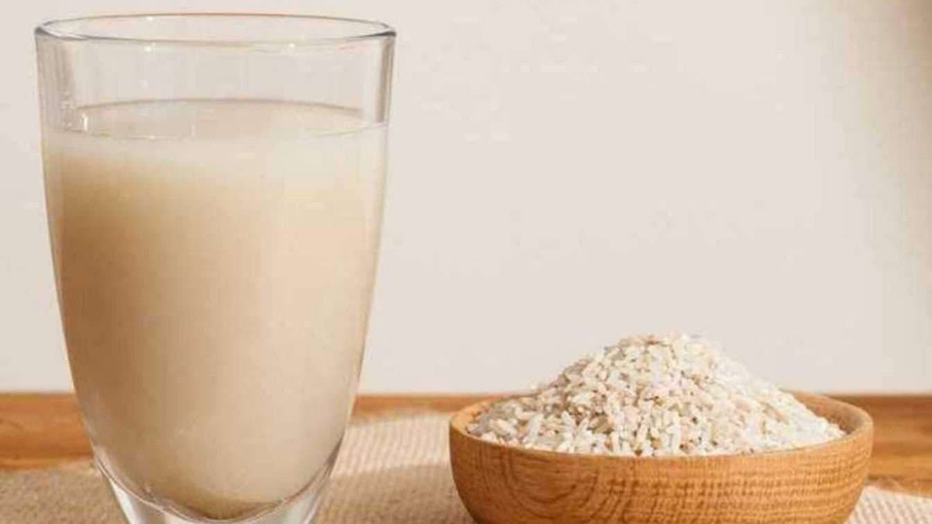 Rice water can be used in a variety of ways and it has many benefits lif