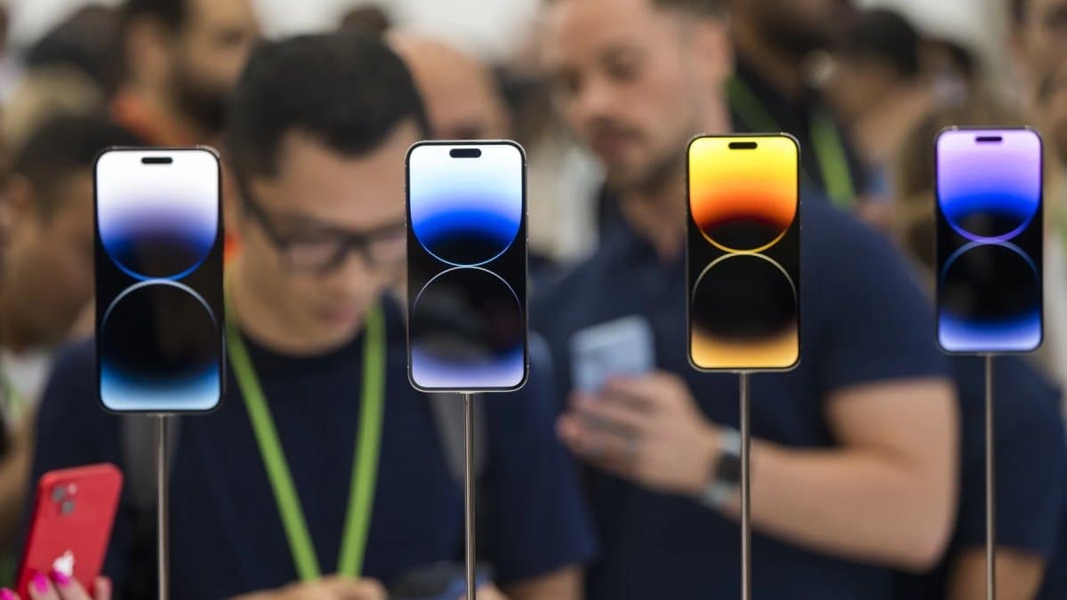 Apple flew 5 planes full of iphones to US from India and China