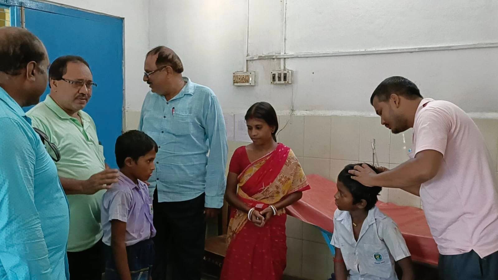 Hooghly three minor students injured after ceiling fan broke between class gnr