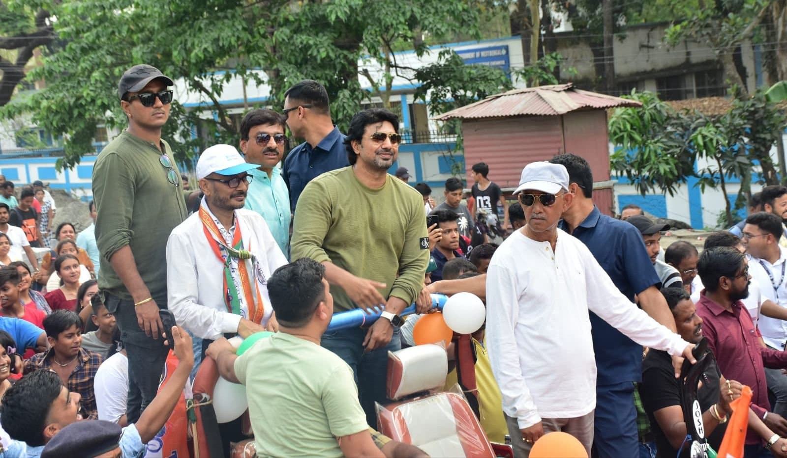 ‌Jalpaiguri: ভোটের প্রচার জমিয়ে দিলেন দেব