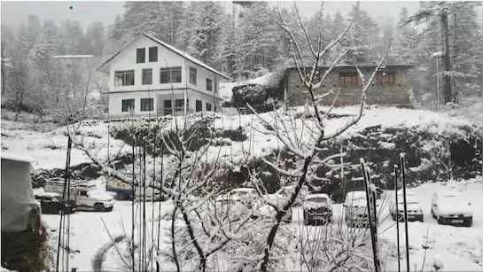  350 roads shut amid snowfall four dead in Himachal Pradesh gnr 